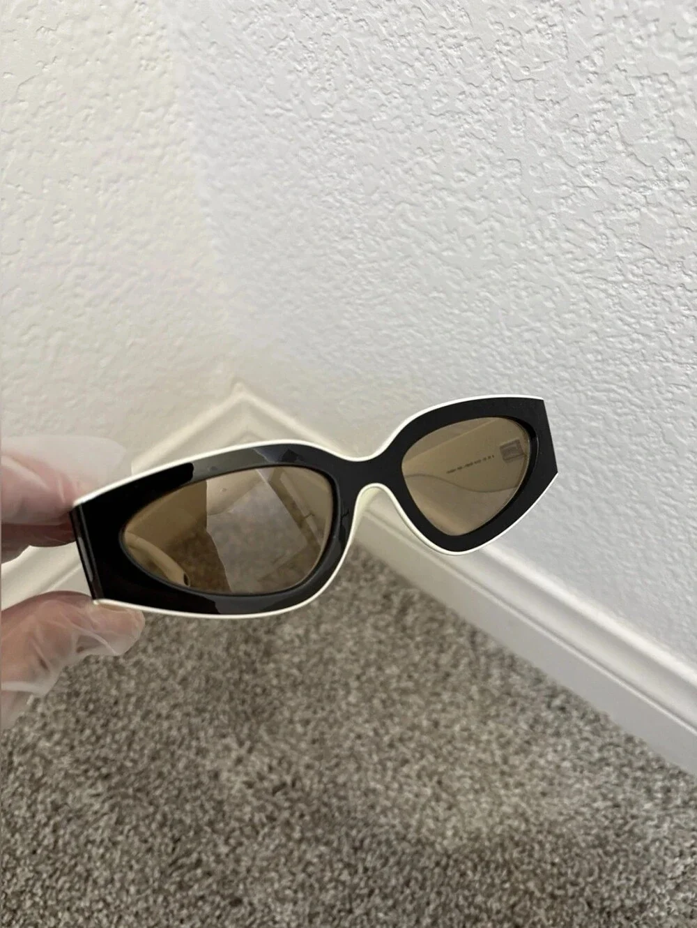 CHANEL Black Cat-Eye Sunglasses with Brown Lenses